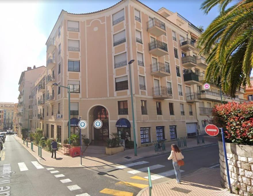 Апартаменты Menton Carre D'Or - Private Garage Экстерьер фото